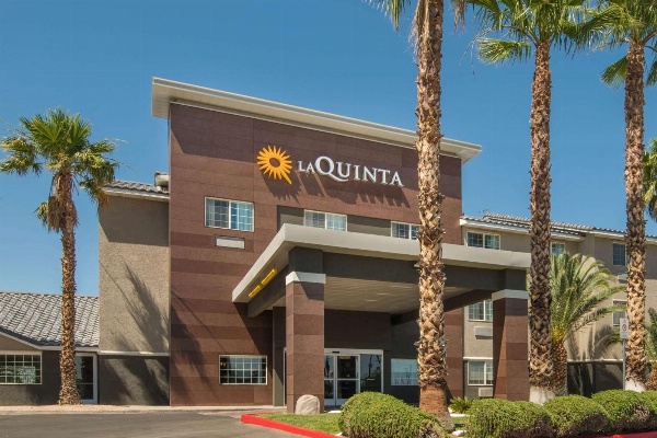 La Quinta Inn & Suites by Wyndham Las Vegas Nellis image 1